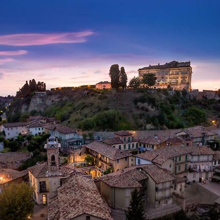 Il Cortile Di San Michele Bed & Breakfast Guarene Екстериор снимка
