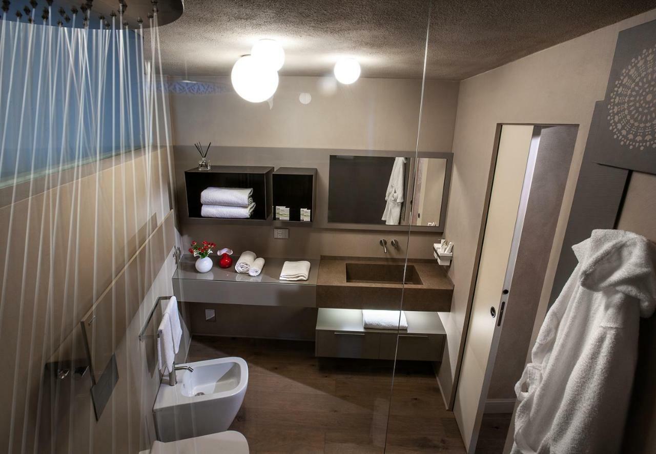 Il Cortile Di San Michele Bed & Breakfast Guarene Екстериор снимка