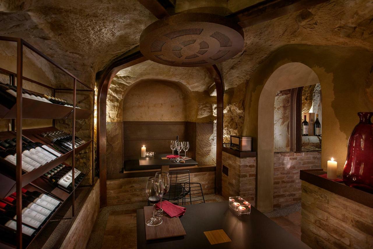 Il Cortile Di San Michele Bed & Breakfast Guarene Екстериор снимка